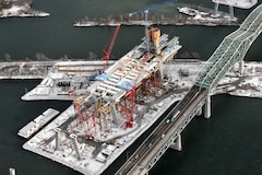 Délicate opération de sauvetage sur le chantier du pont Champlain