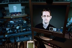 Des demandeurs de statut de réfugié ayant aidé Edward Snowden à Hong Kong poursuivent Ottawa