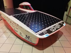 Des étudiants québécois visent très haut avec leur nouvelle voiture solaire
